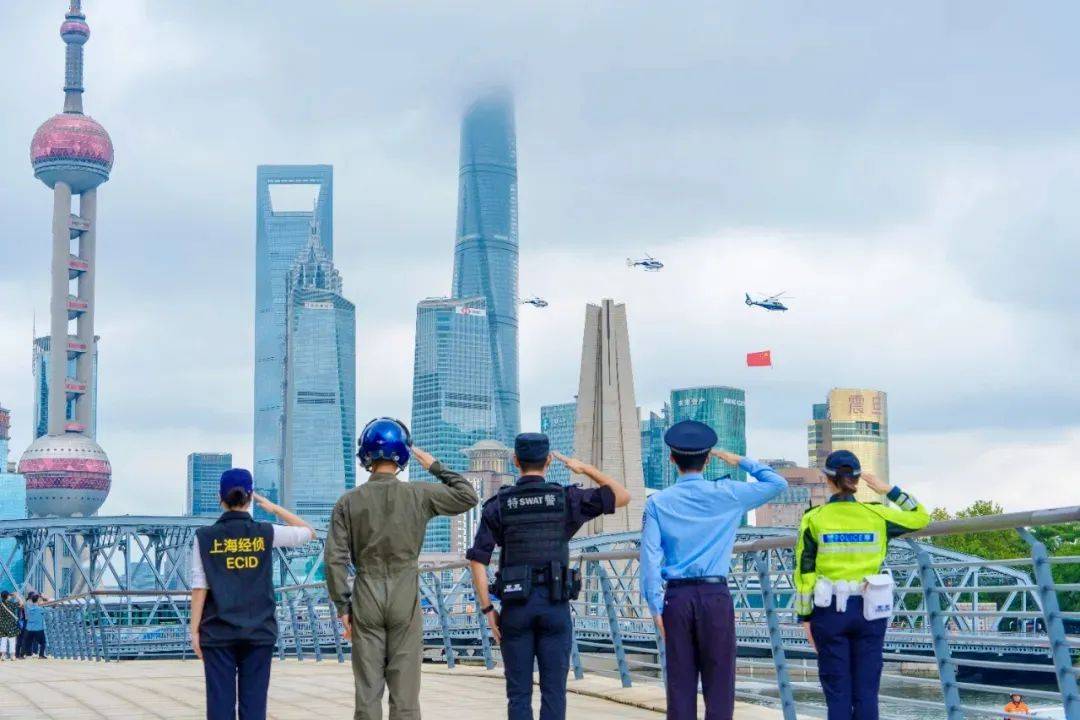 女子代扣6分罚5000！隔夜饭吃进ICU！不开火烧可乐鸡翅人生就是博-尊龙凯时沪再添中运量公交！覃海洋成绩被取消！(图8)